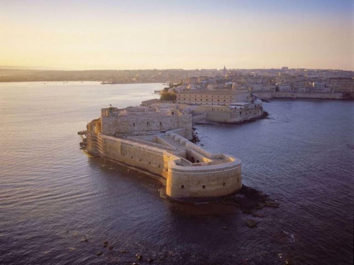 Appartement Ortigia Castel Maniace à Syracuse Extérieur photo